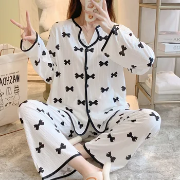 2022 Годишен женски пижамный комплект, който можете да носите на улицата, есента къс топ от 2 теми + Панталони, скъпа домашно облекло Hello Kitty